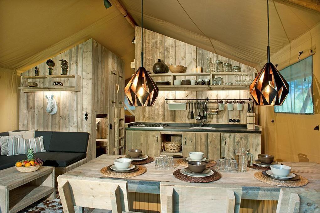 Safari-Lodge Tent "Zebra"